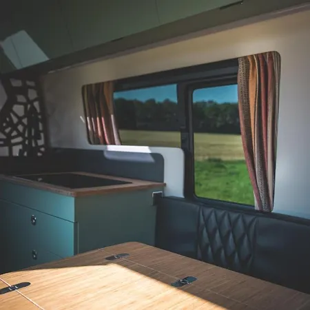 مكان تخييم Nomadism موروج
